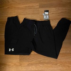 Boys Under Armour joggers. NWT.